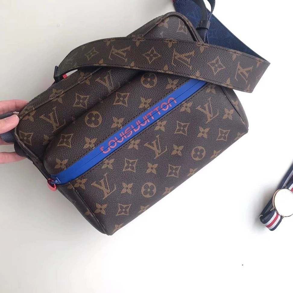 WIS Messenger Vuitton Louis 1027